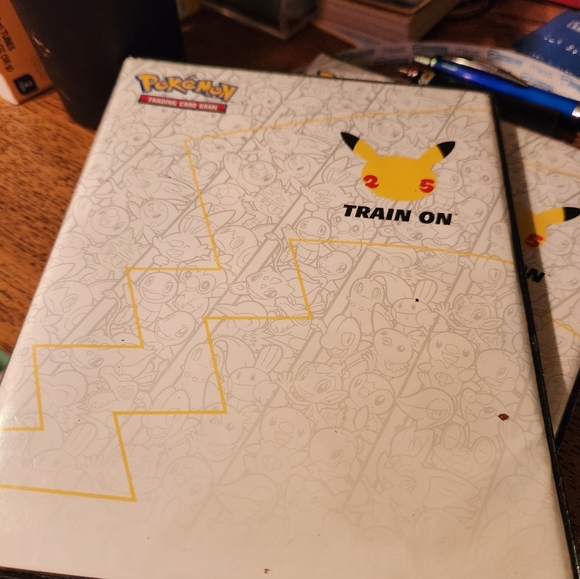 Pikachu Binder | Pokmon 25th anniversary! For jumbo pokemon cards